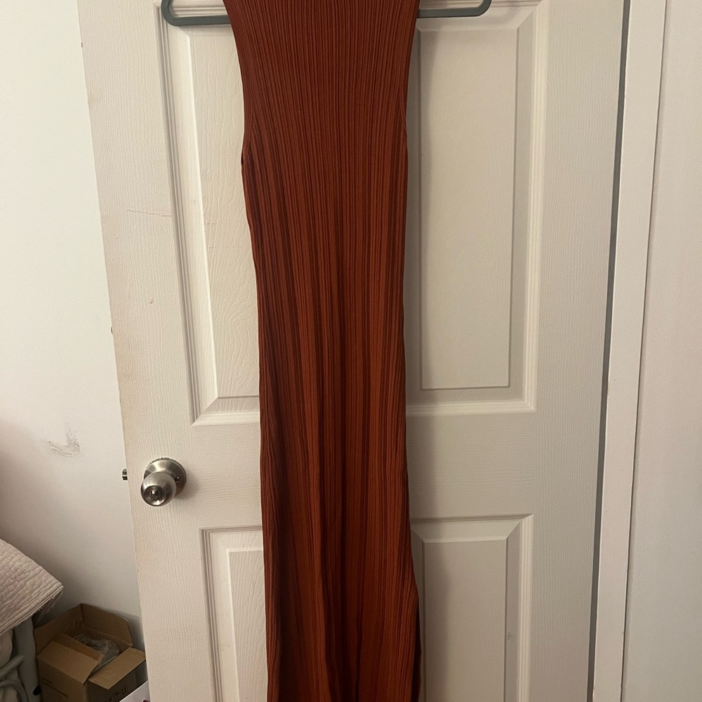 Elegant Rust Sleeveless Dress